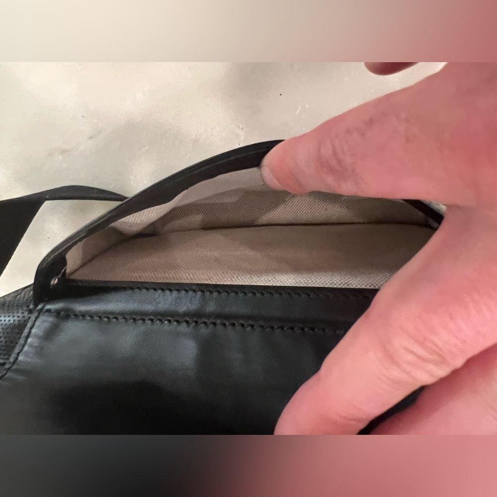 Barely Used Gucci Leather Embossed Belt Bag. - Picture 8 of 10